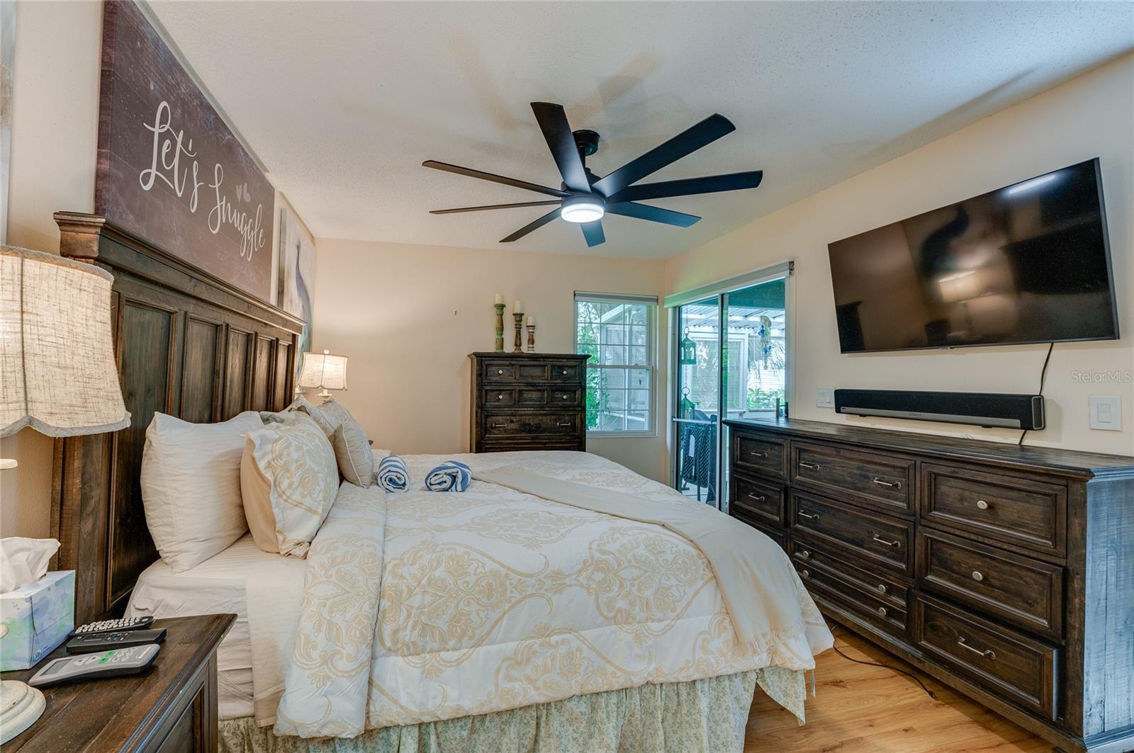 Image 21 of 40 For 955 Grayling Court B