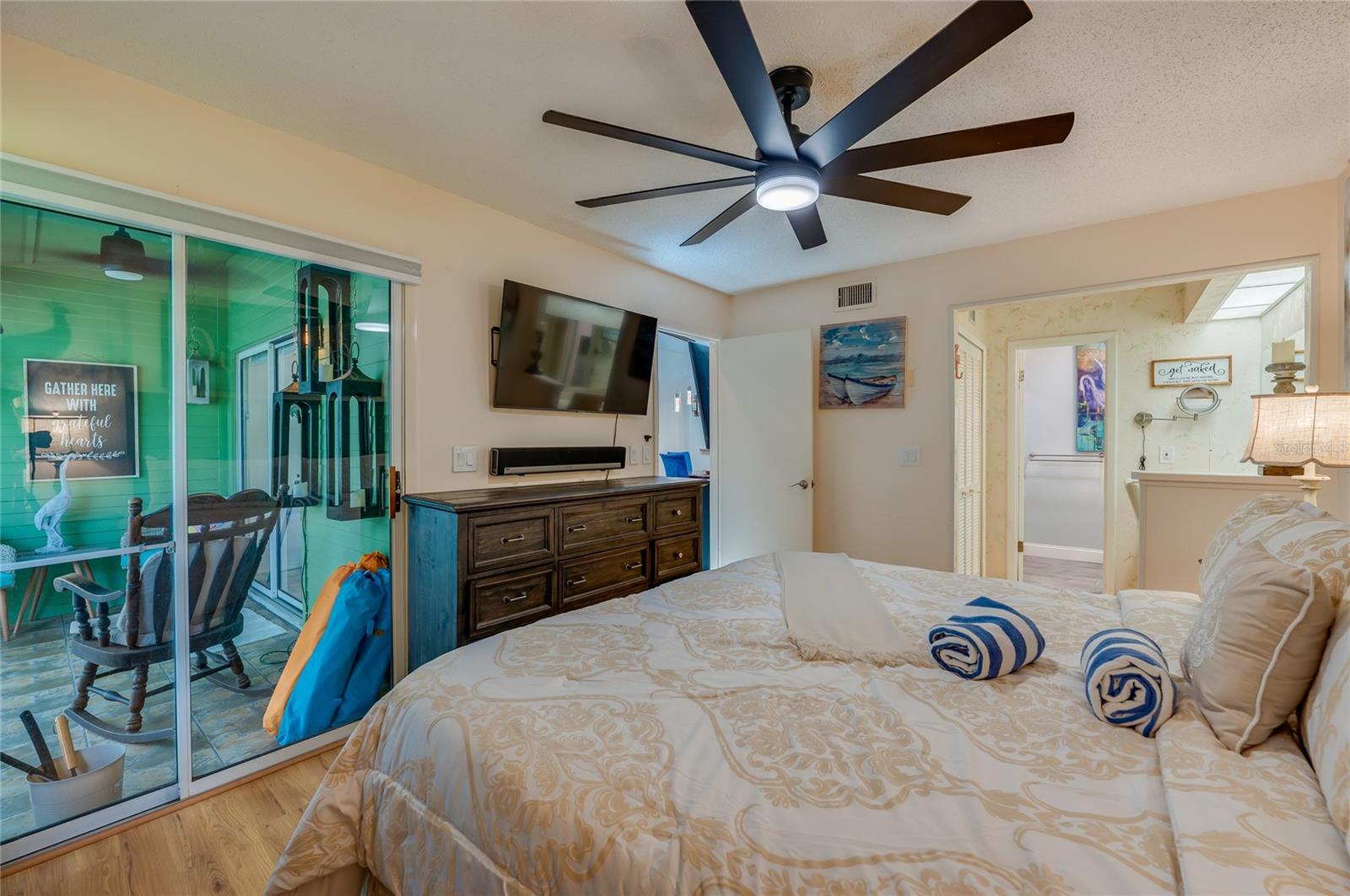 Image 22 of 40 For 955 Grayling Court B