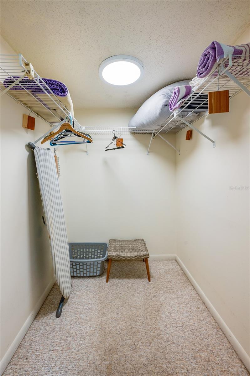 Image 23 of 40 For 955 Grayling Court B
