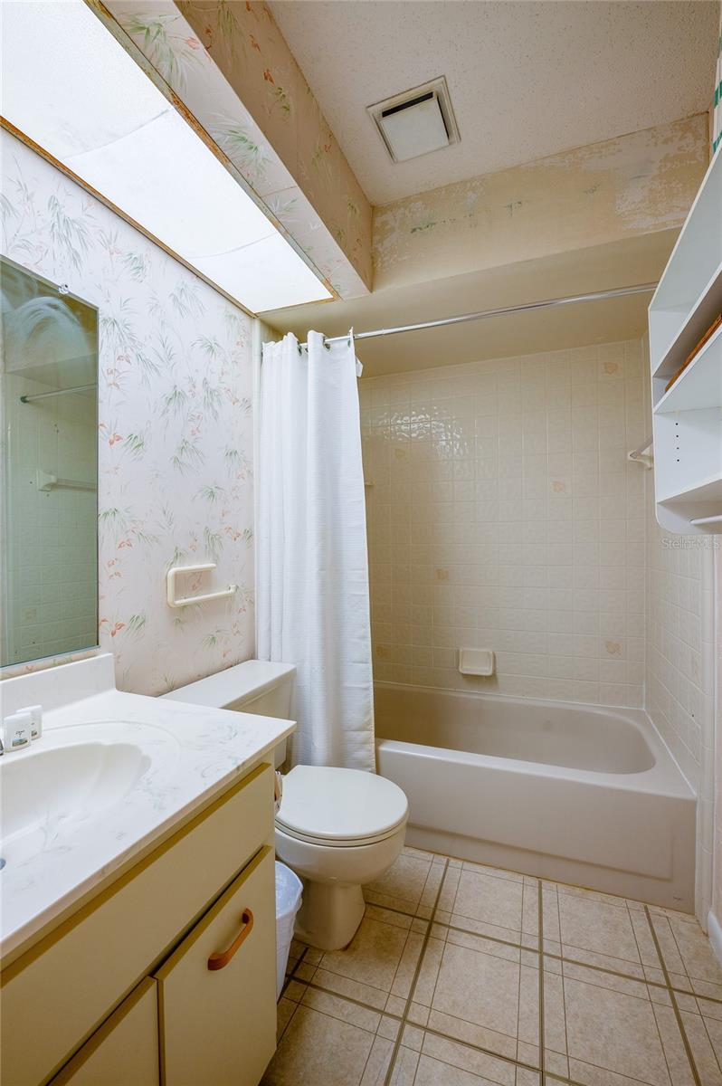 Image 28 of 40 For 955 Grayling Court B