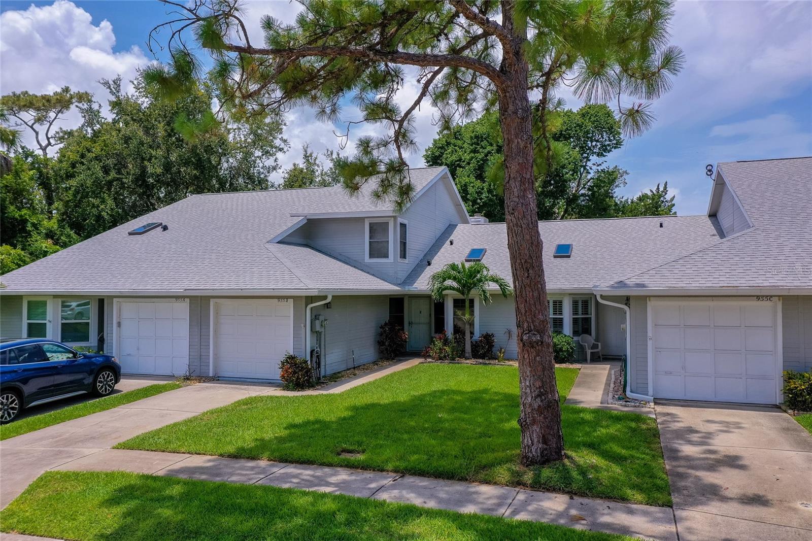 Image 3 of 40 For 955 Grayling Court B