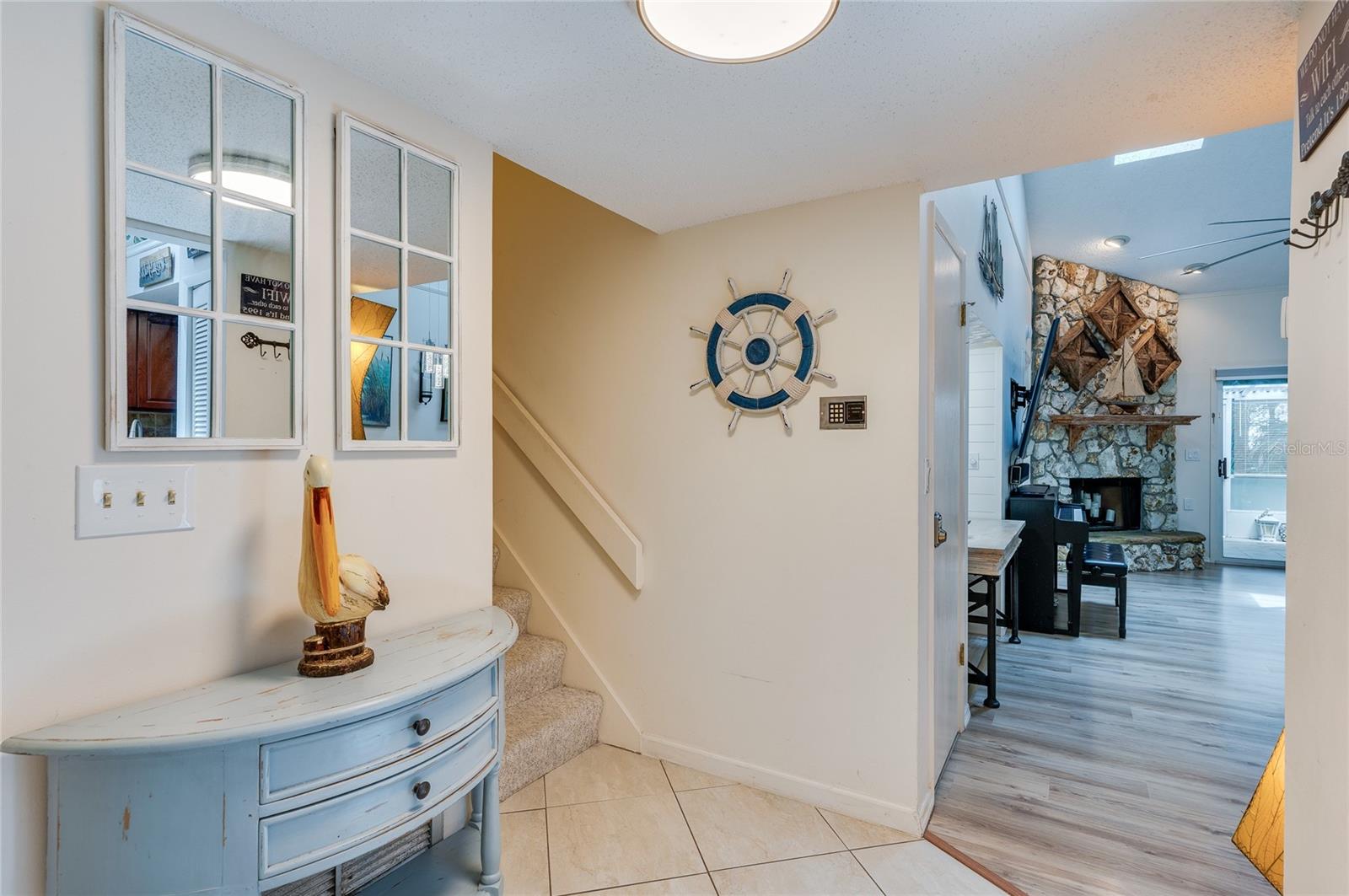 Image 7 of 40 For 955 Grayling Court B