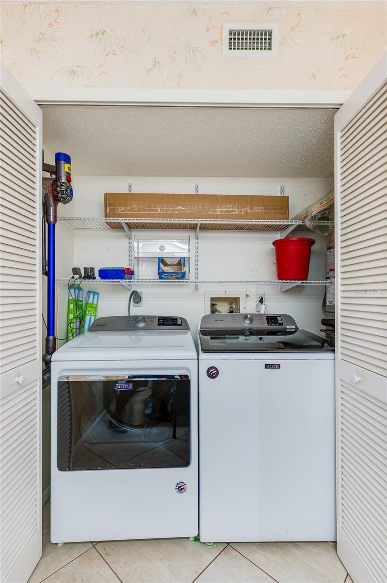 Image 9 of 40 For 955 Grayling Court B