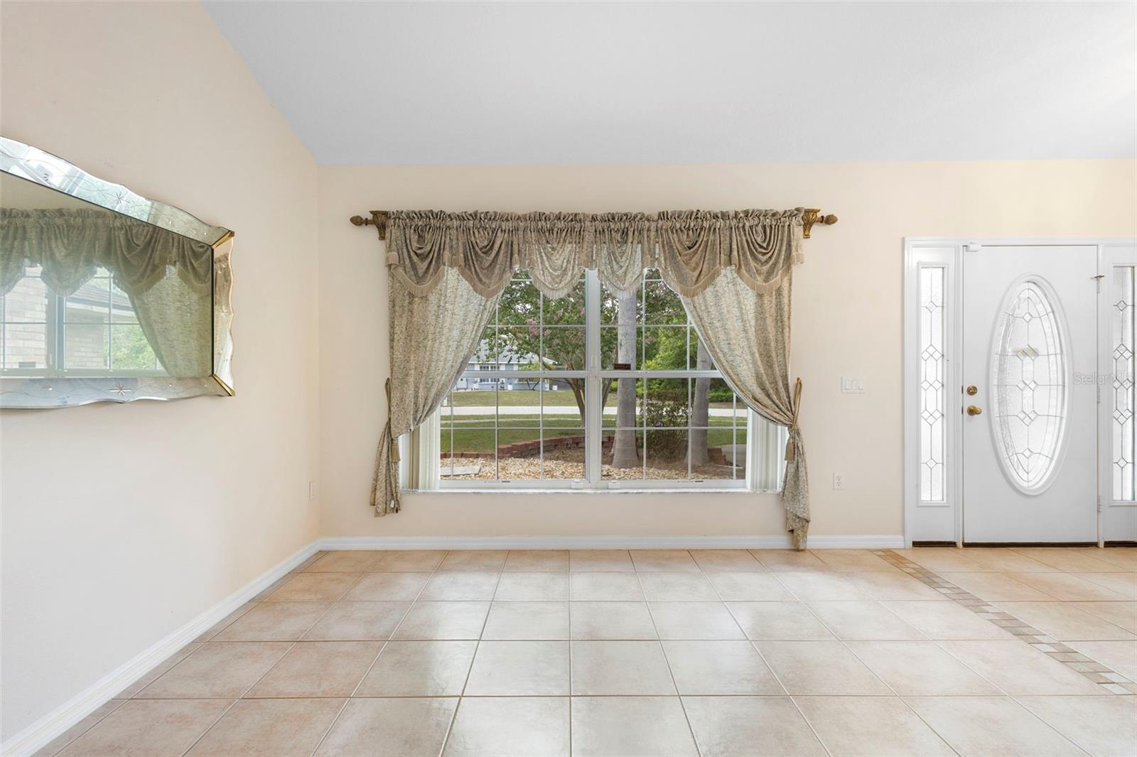 Image 18 of 49 For 2478 Unionville Drive