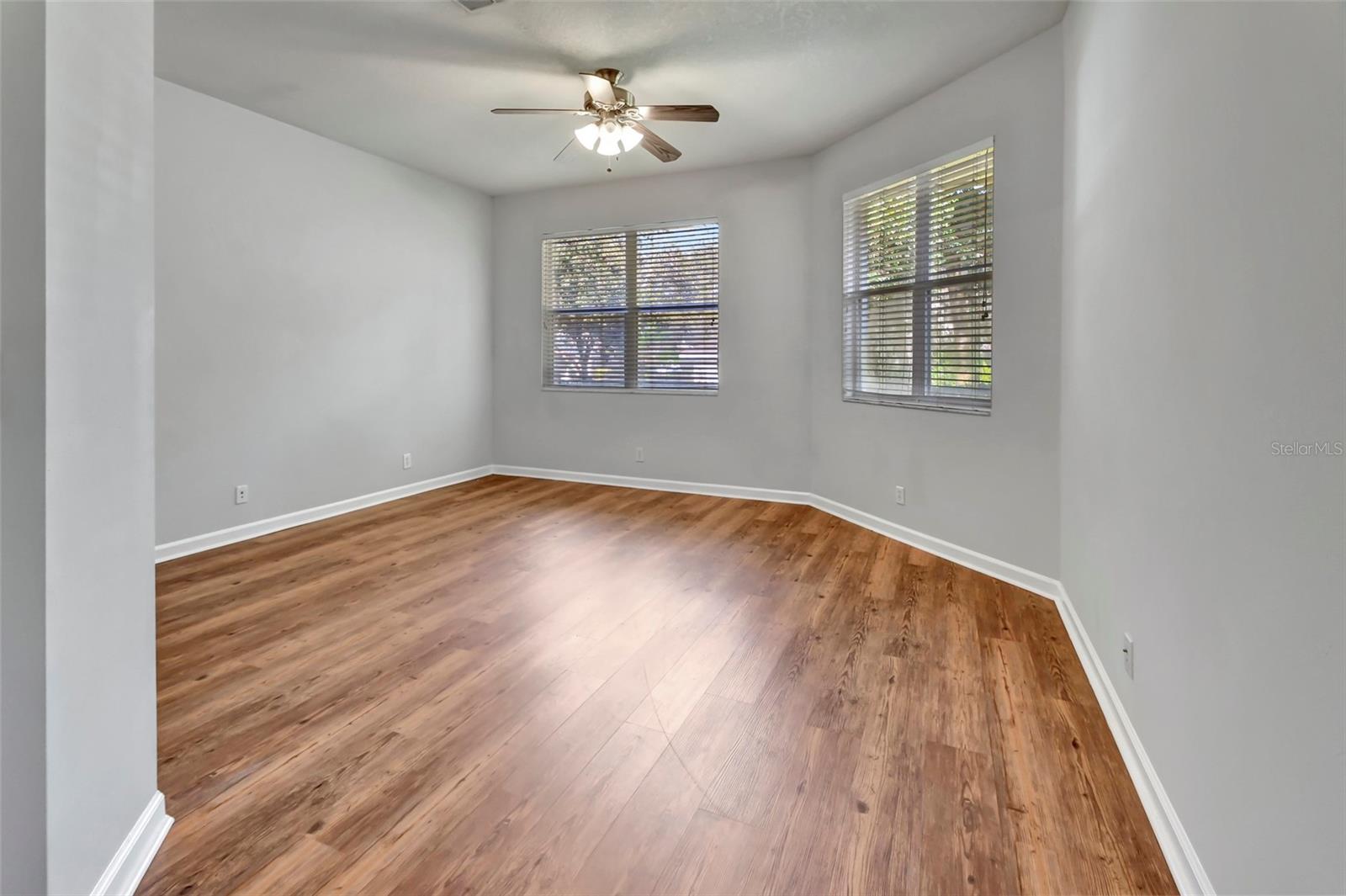 Image 15 of 47 For 107 Brookgreen Way