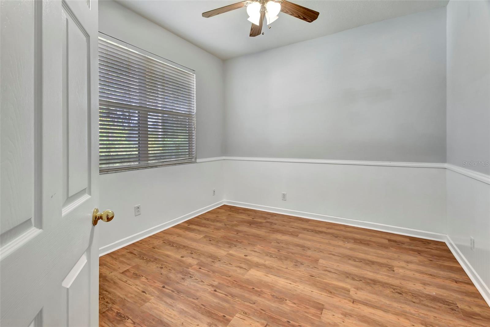 Image 21 of 47 For 107 Brookgreen Way