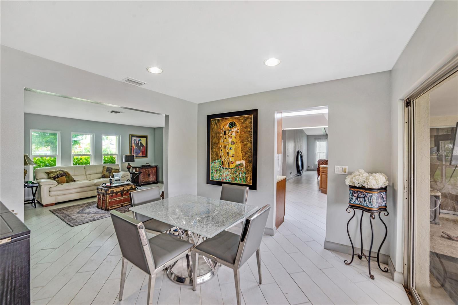 Image 20 of 56 For 2339 27th Street