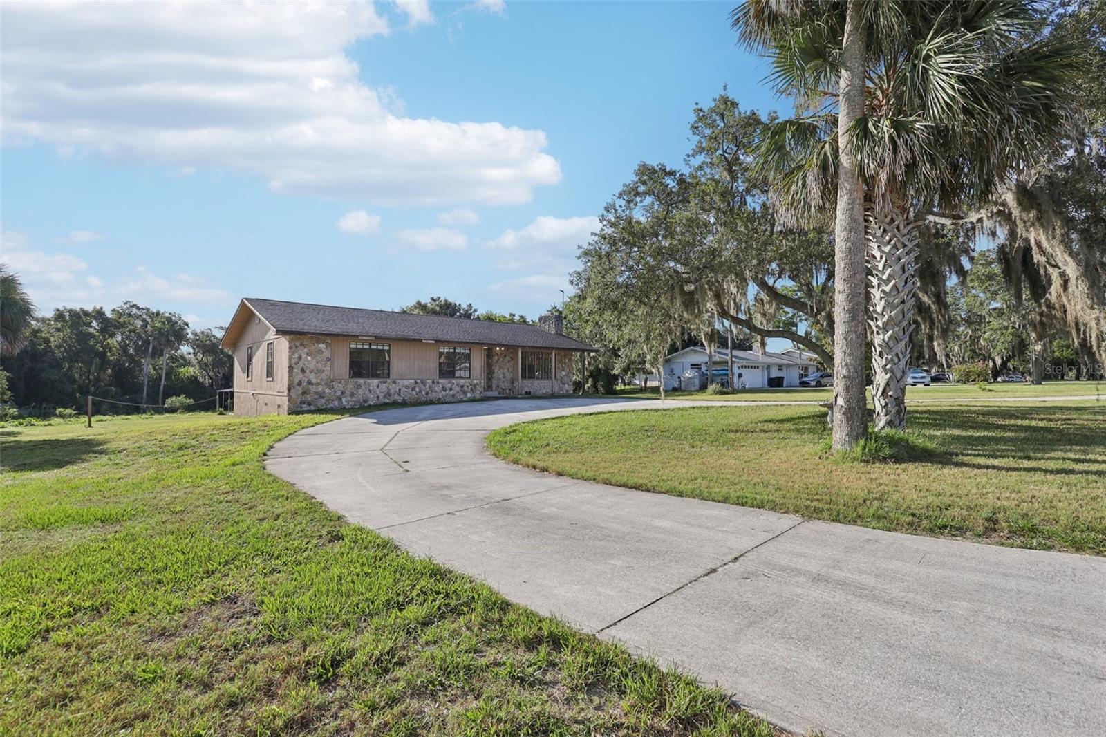 Image 4 of 68 For 5759 Dogwood Road