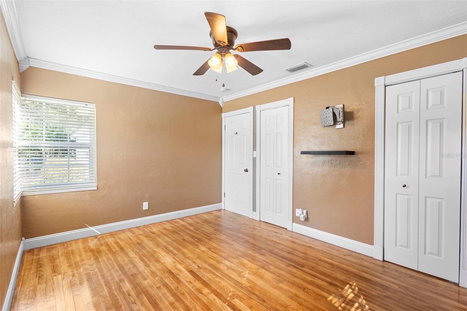 Image 12 of 36 For 611 Garfield Avenue