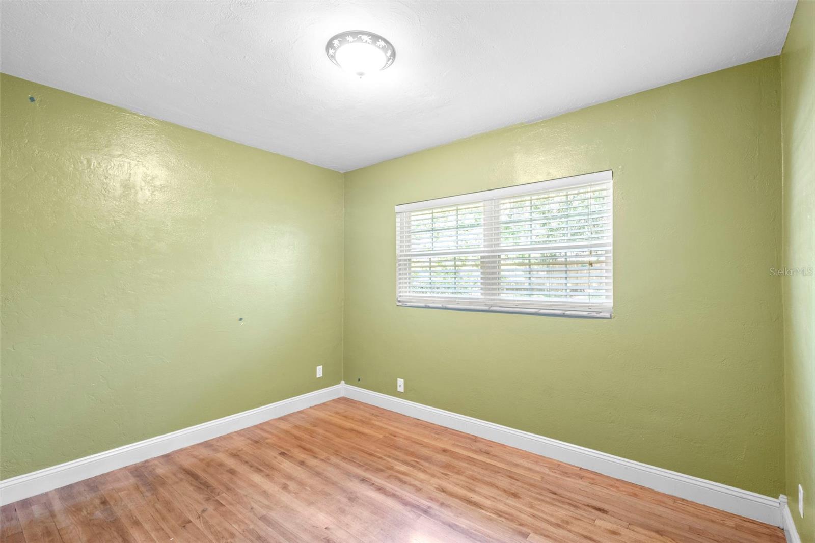 Image 17 of 36 For 611 Garfield Avenue