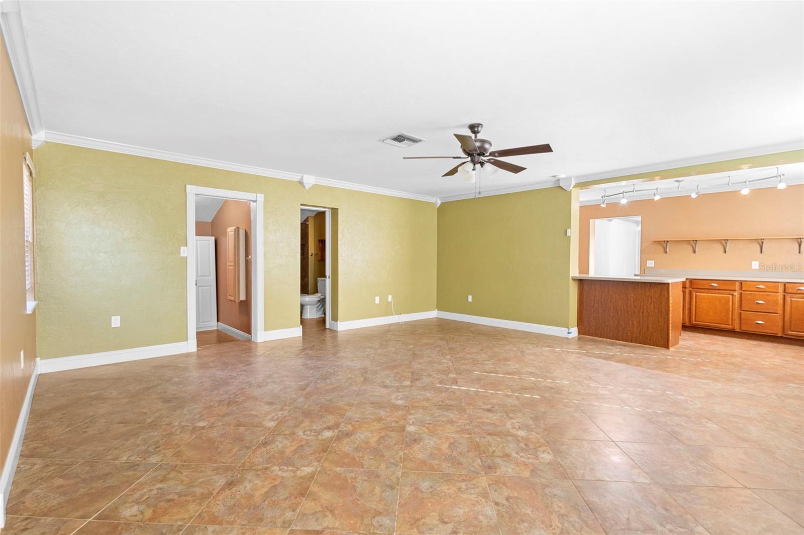 Image 19 of 36 For 611 Garfield Avenue