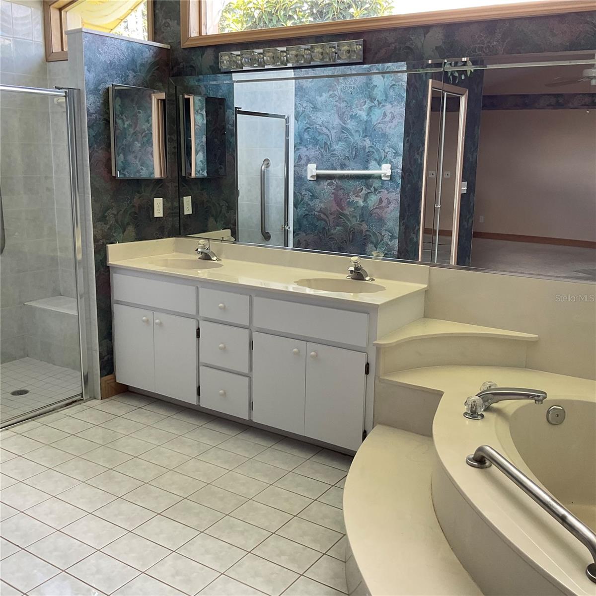 Image 10 of 18 For 715 Fairlawn Drive