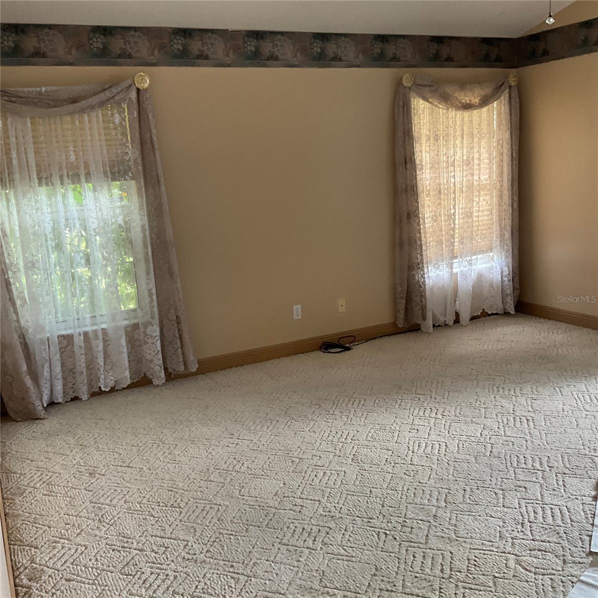 Image 12 of 18 For 715 Fairlawn Drive
