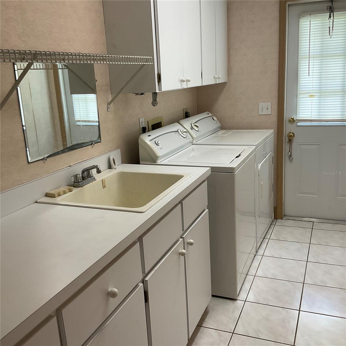 Image 14 of 18 For 715 Fairlawn Drive