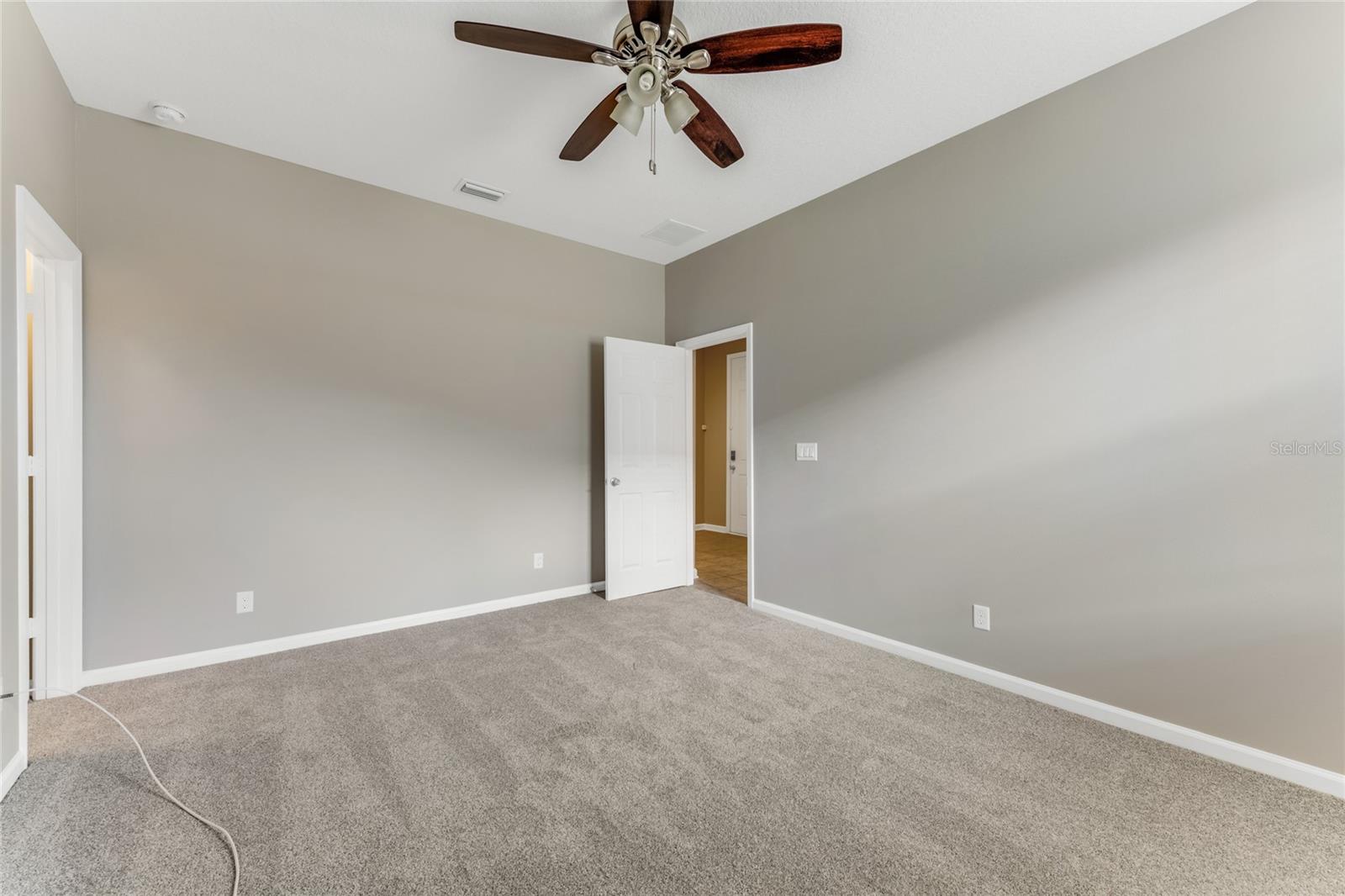 Image 19 of 39 For 32 Abacus Avenue