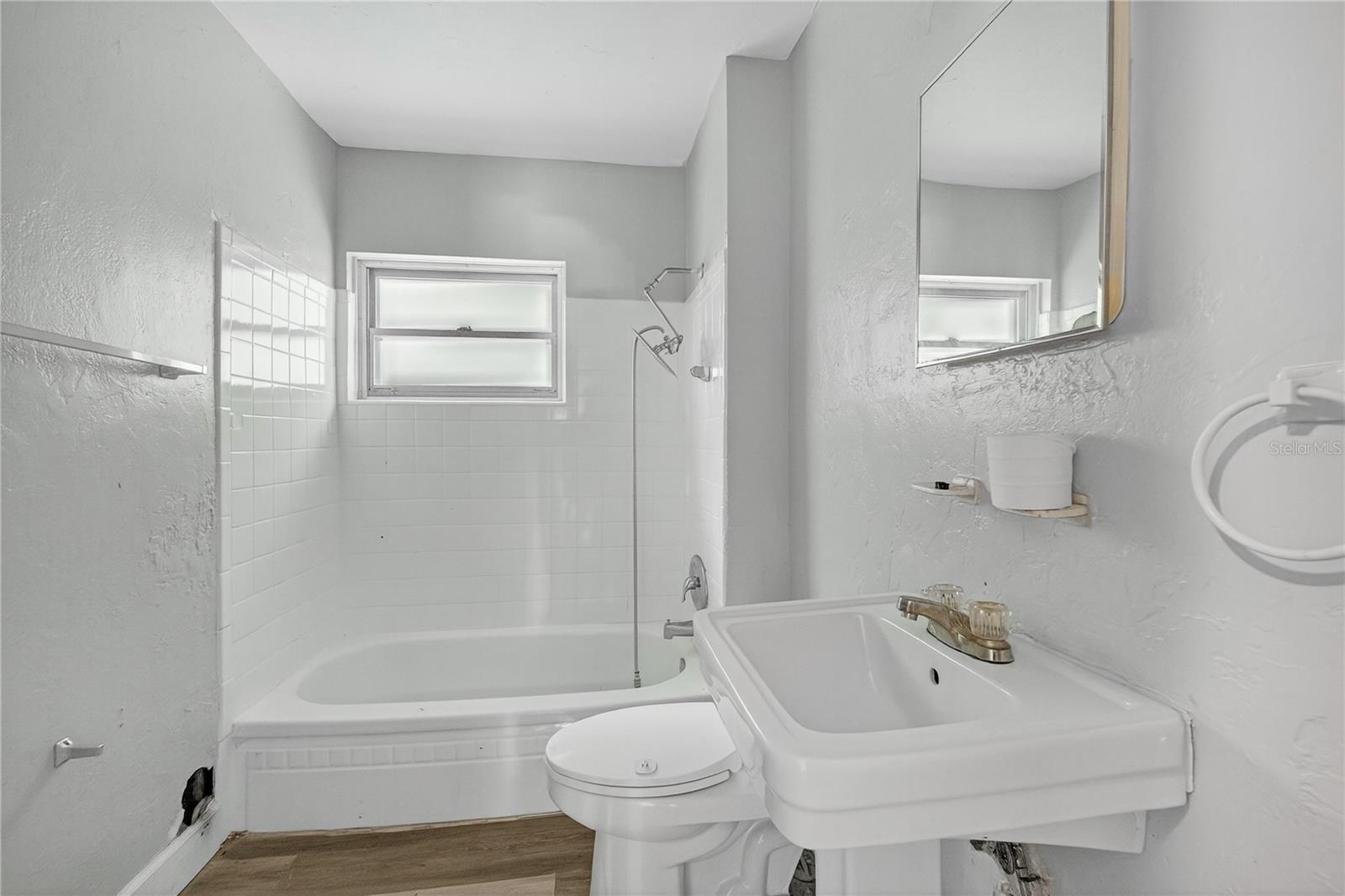 Image 4 of 9 For 240 Deerfoot Road