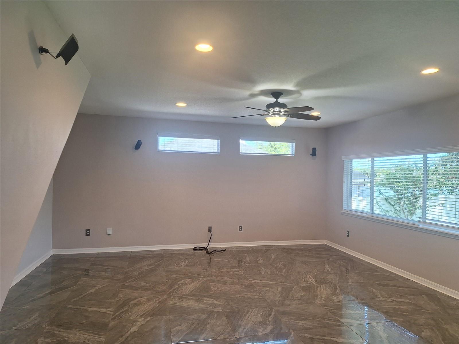 Image 6 of 12 For 524 Quail View Drive