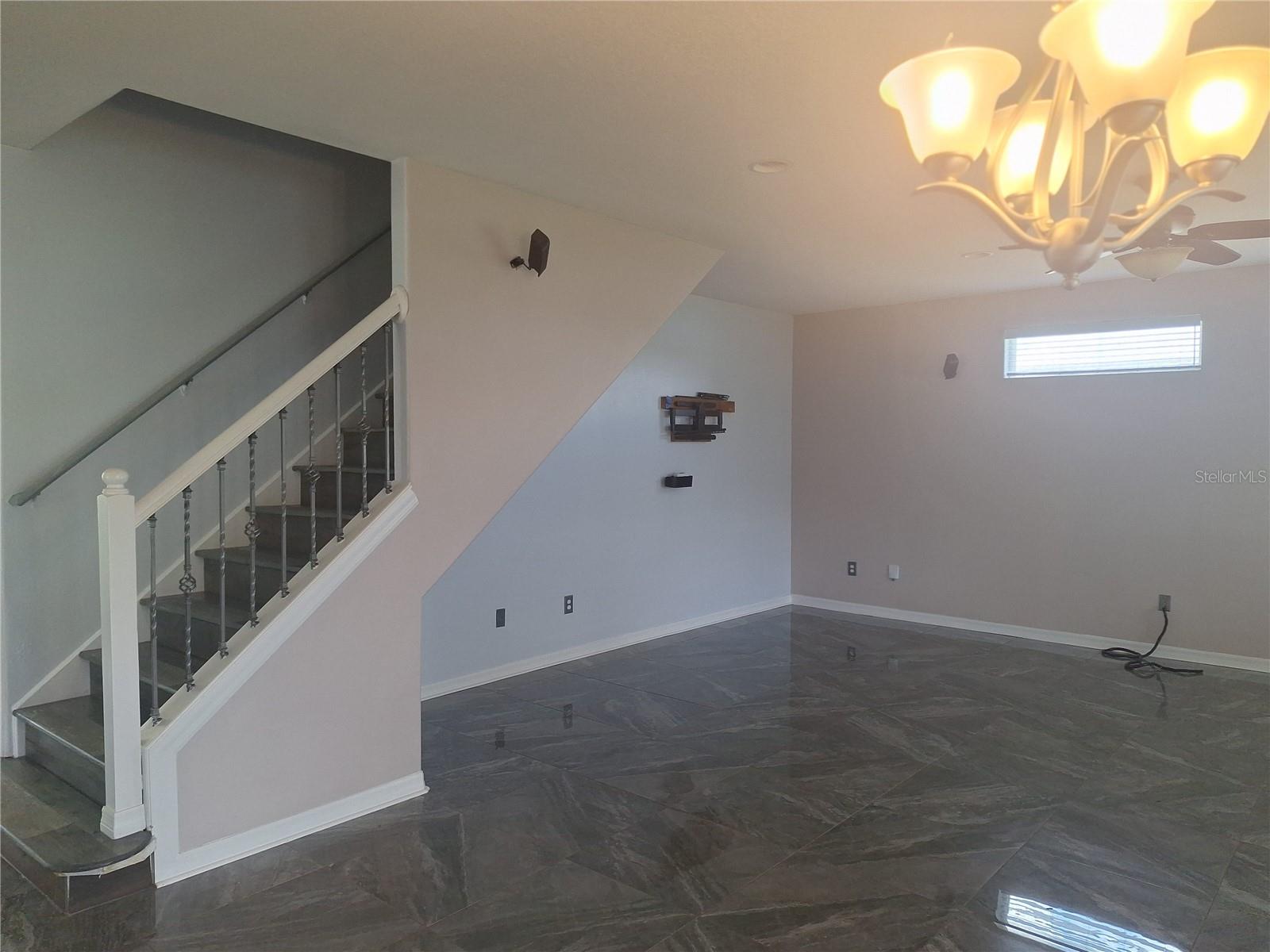 Image 7 of 12 For 524 Quail View Drive