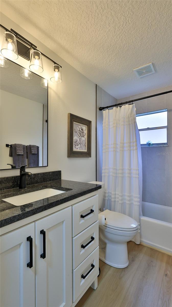 Image 18 of 37 For 2970 Lantern Drive