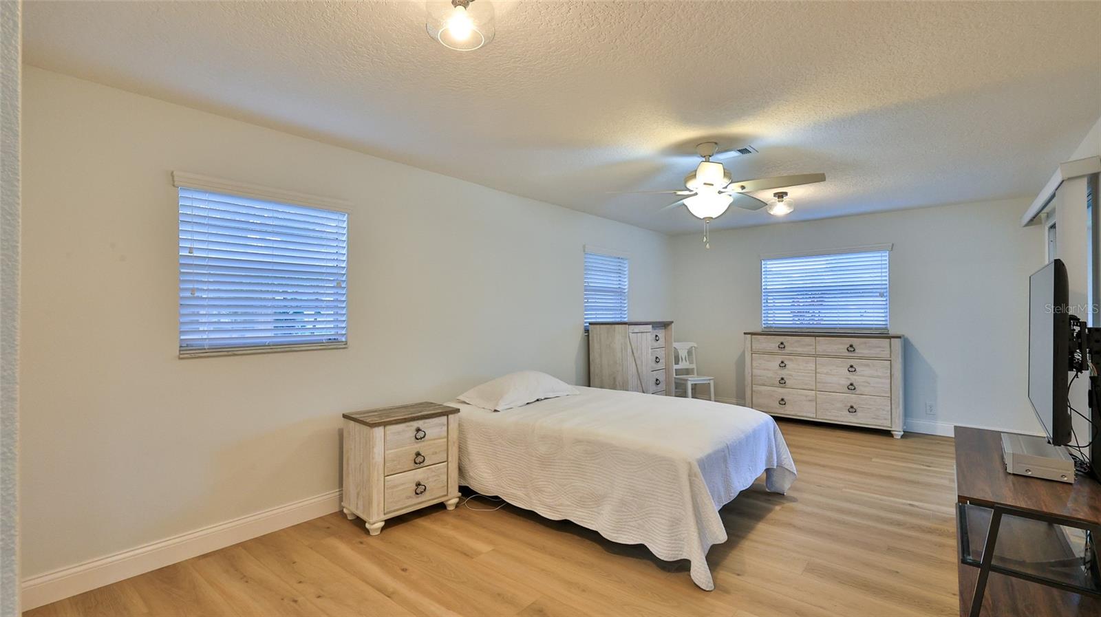 Image 20 of 37 For 2970 Lantern Drive