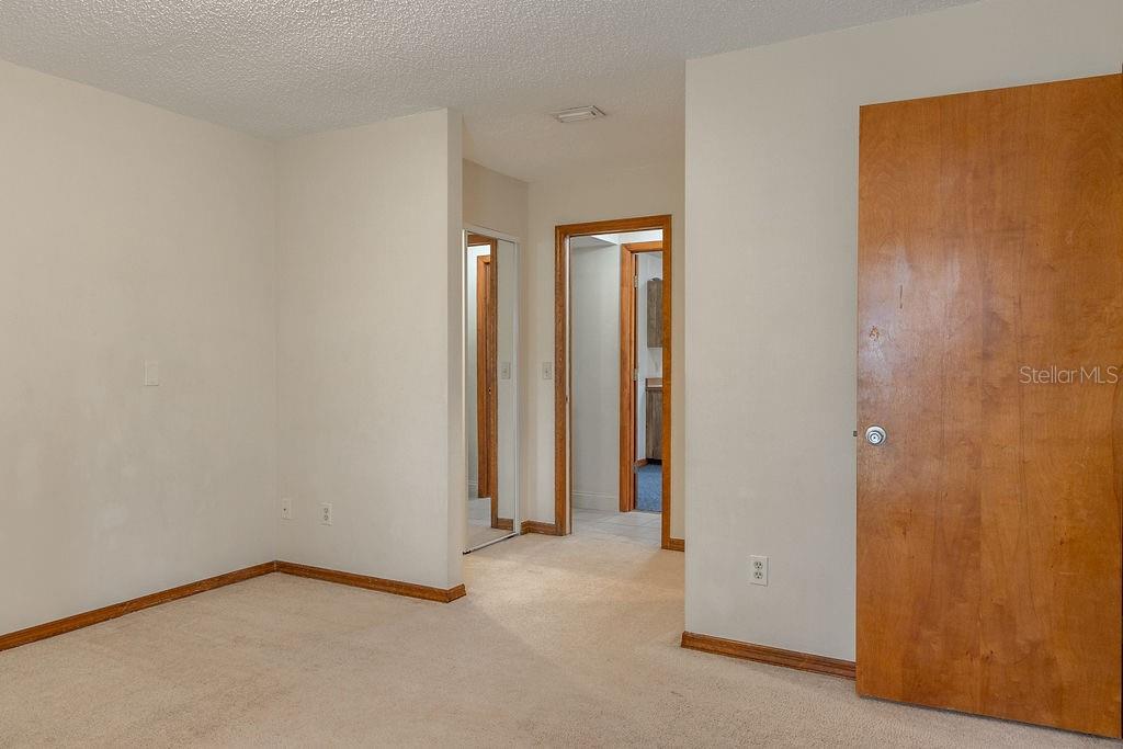 Image 12 of 16 For 155 Bluefield Avenue