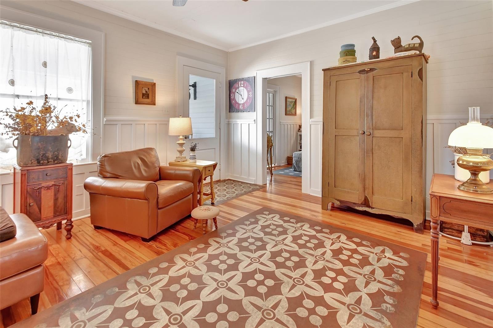 Image 13 of 49 For 1056 Stevens Street