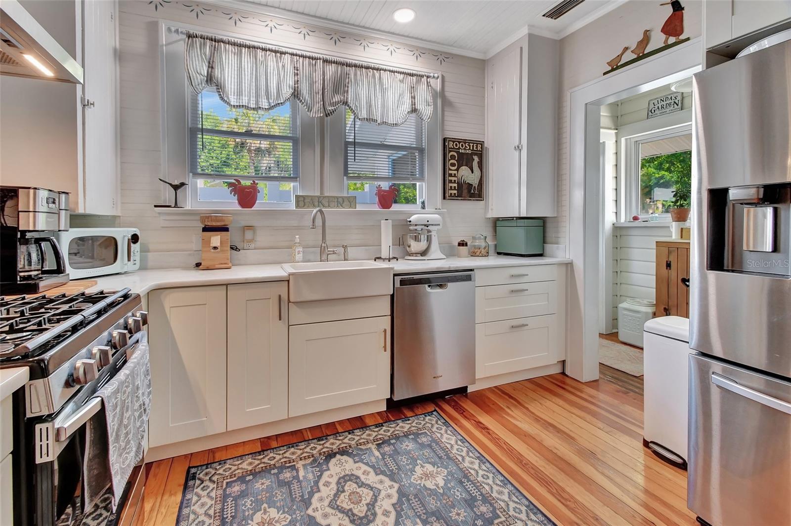 Image 3 of 49 For 1056 Stevens Street