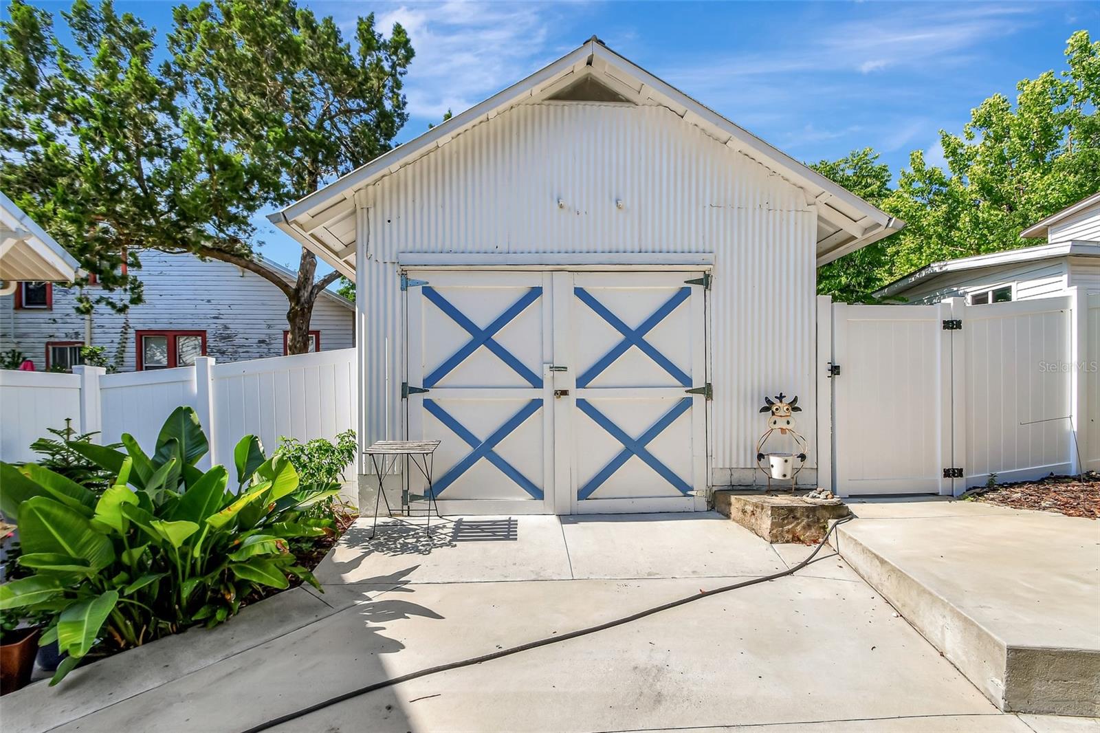 Image 32 of 49 For 1056 Stevens Street