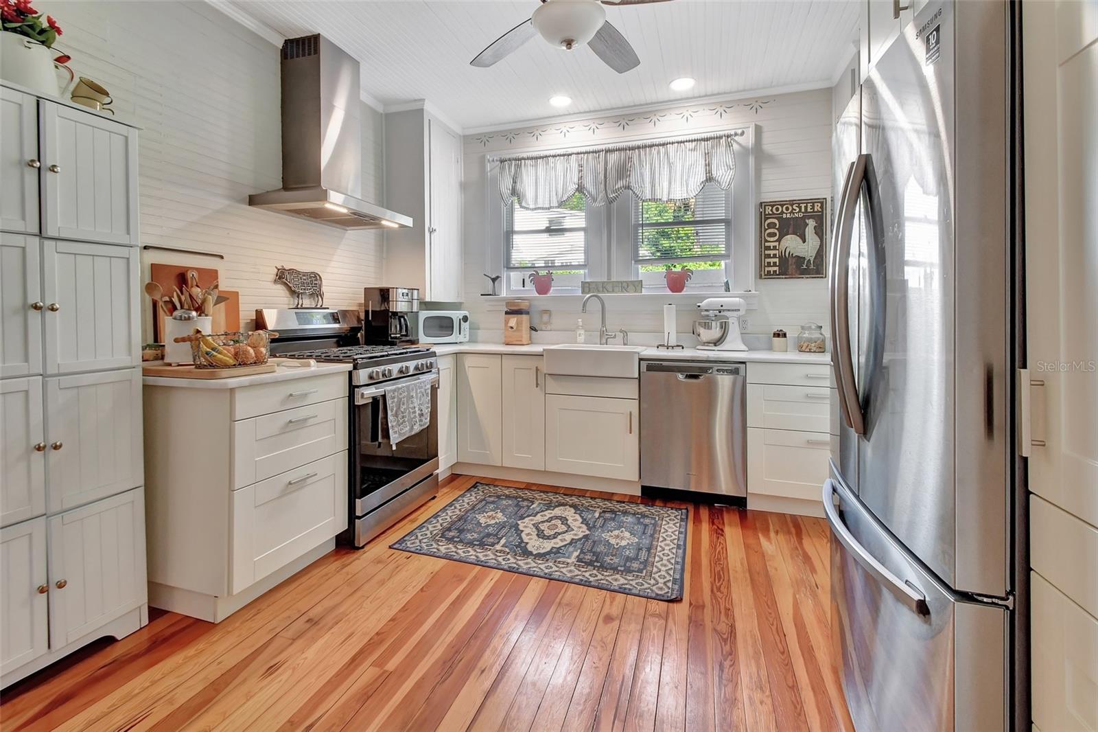 Image 8 of 49 For 1056 Stevens Street