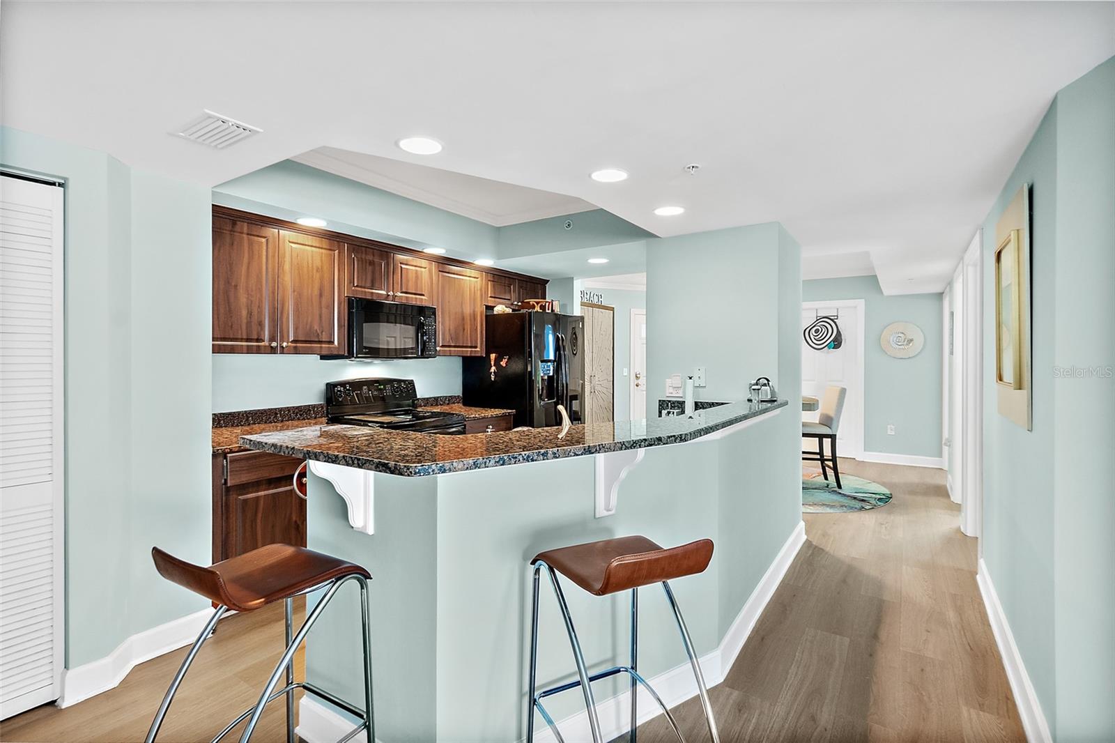 Image 16 of 65 For 3315 Atlantic Avenue 1605