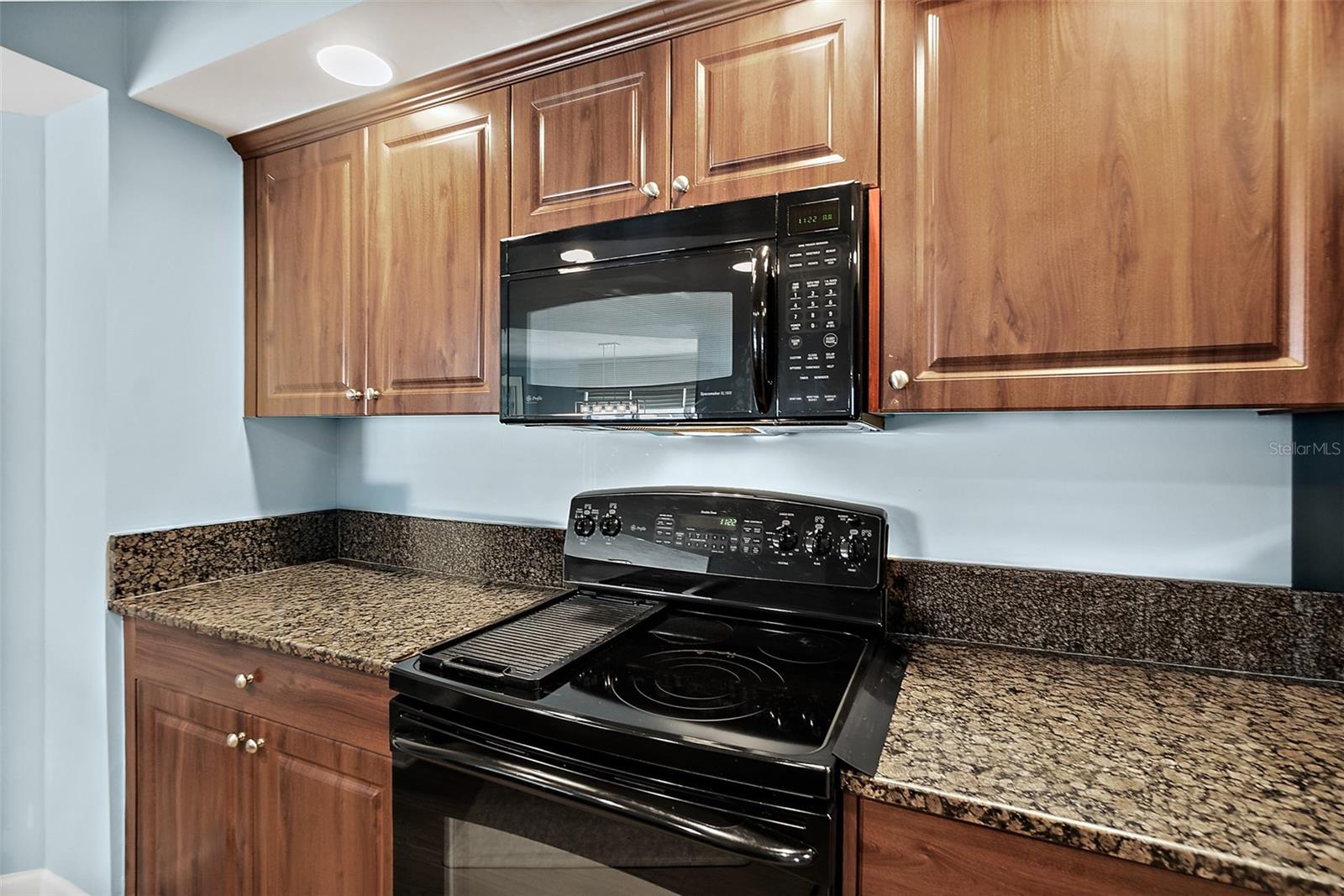 Image 18 of 65 For 3315 Atlantic Avenue 1605