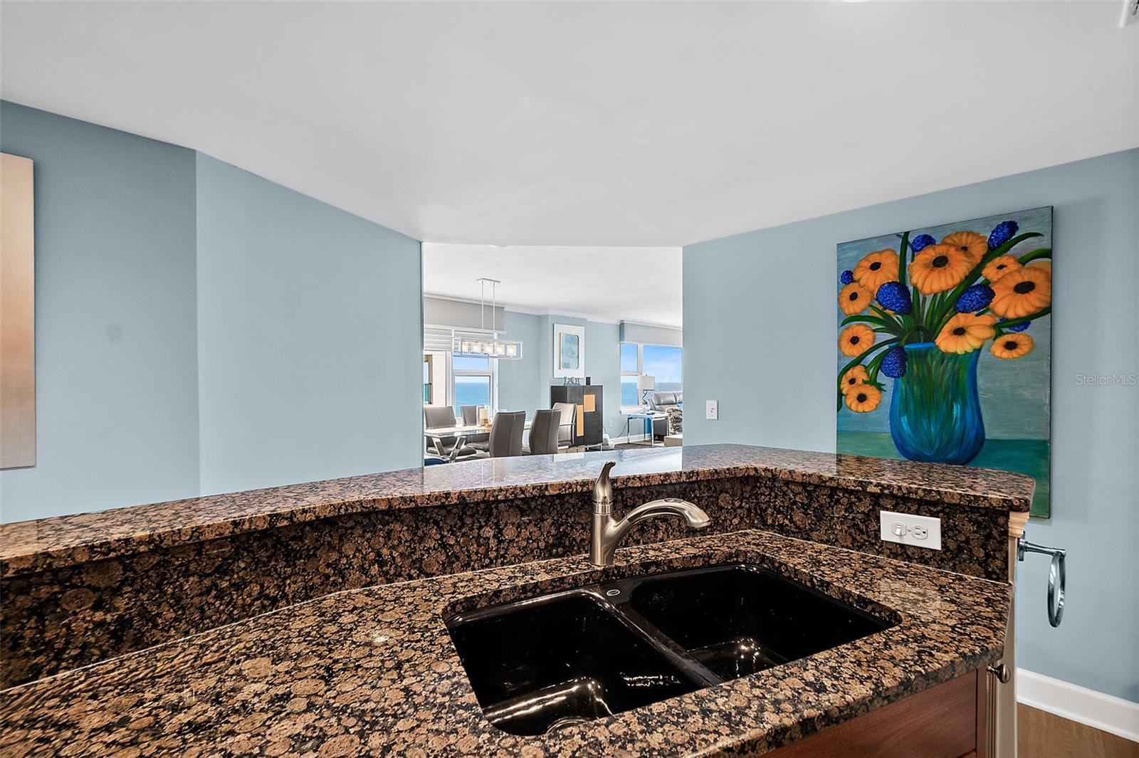 Image 19 of 65 For 3315 Atlantic Avenue 1605