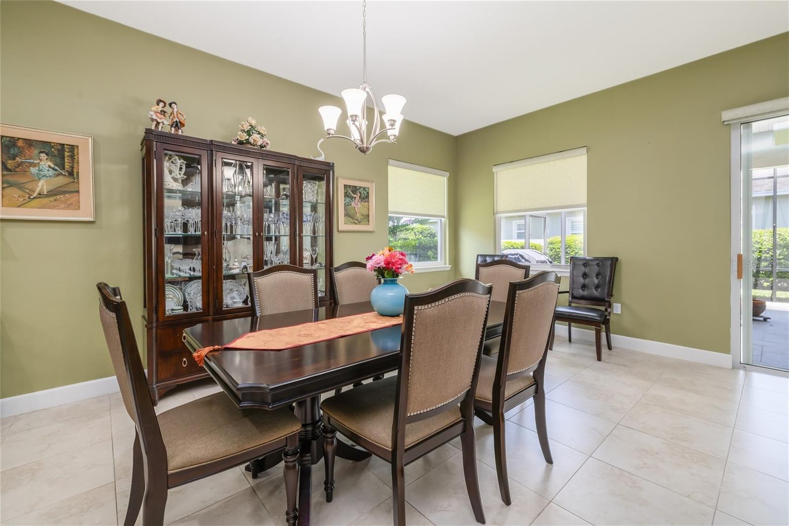 Image 11 of 36 For 1653 Victoria Gardens Drive
