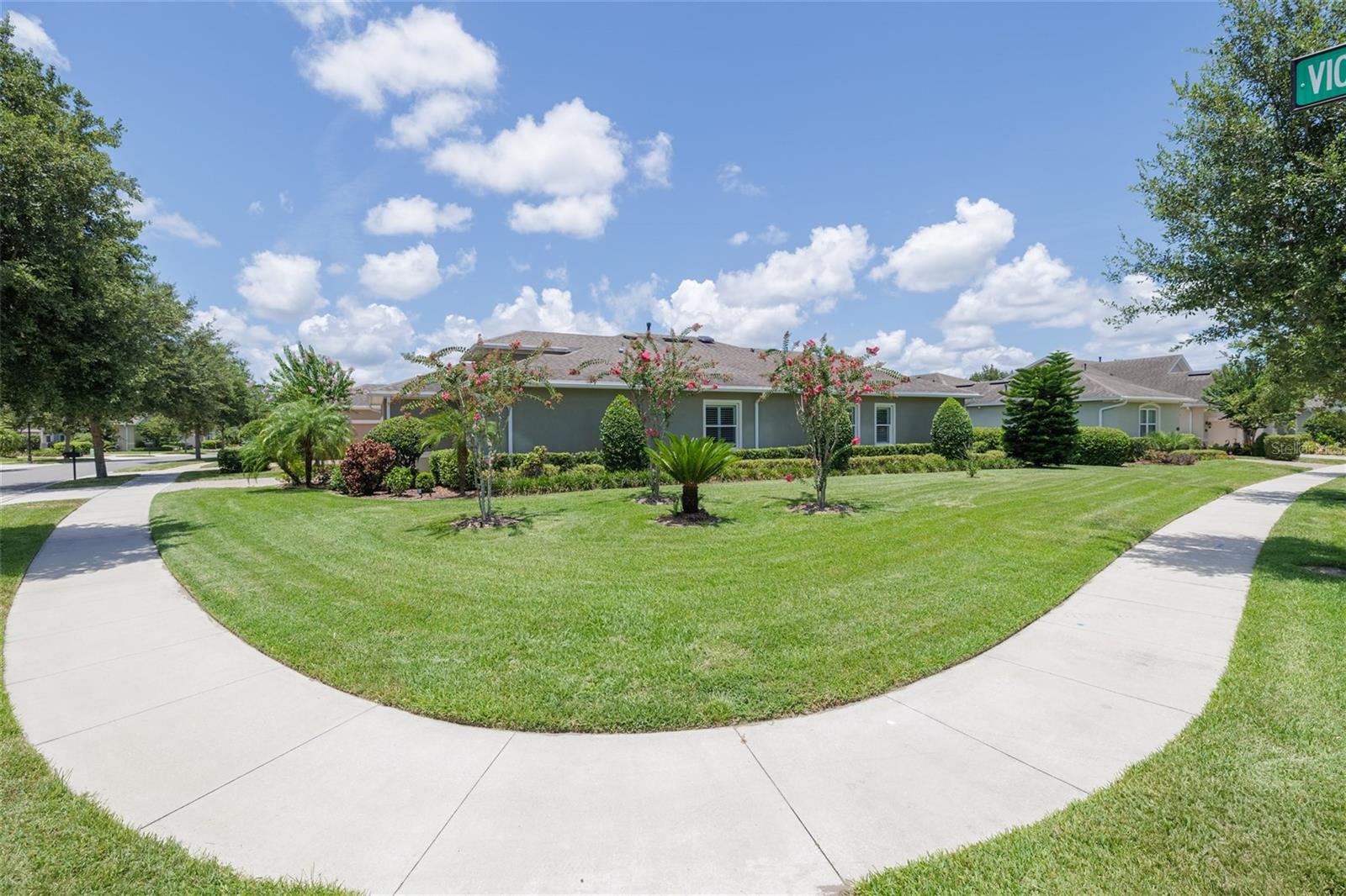 Image 4 of 36 For 1653 Victoria Gardens Drive