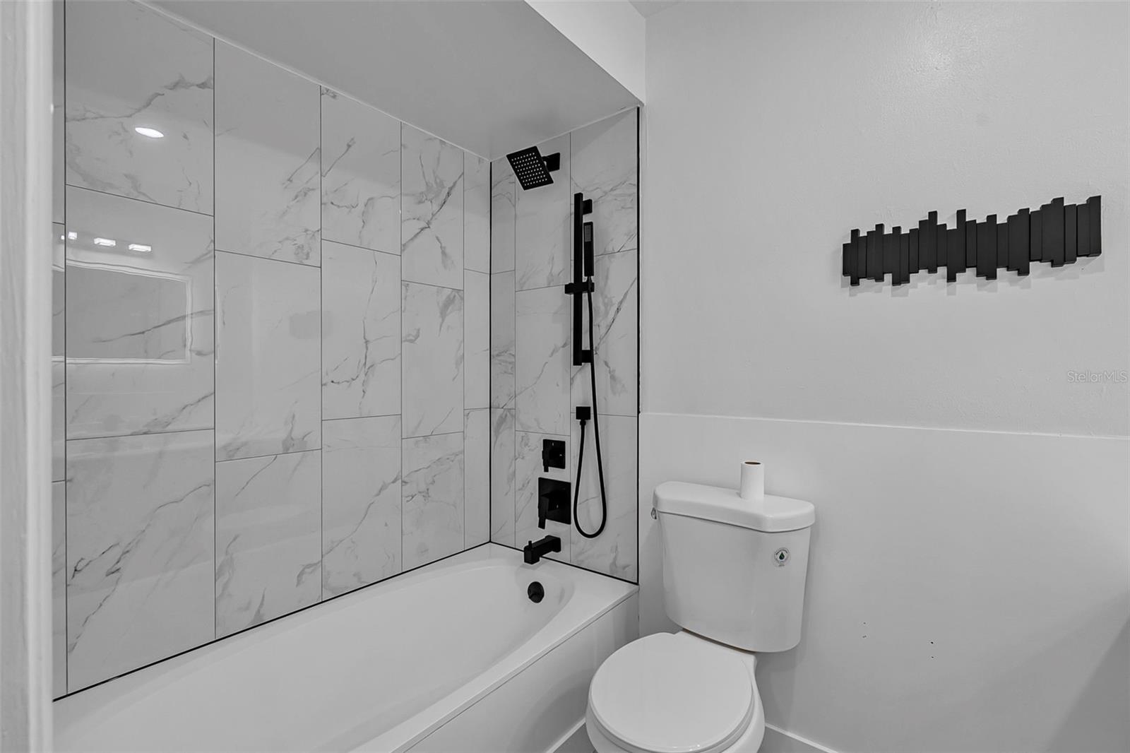 Image 11 of 37 For 1214 Flomich Street