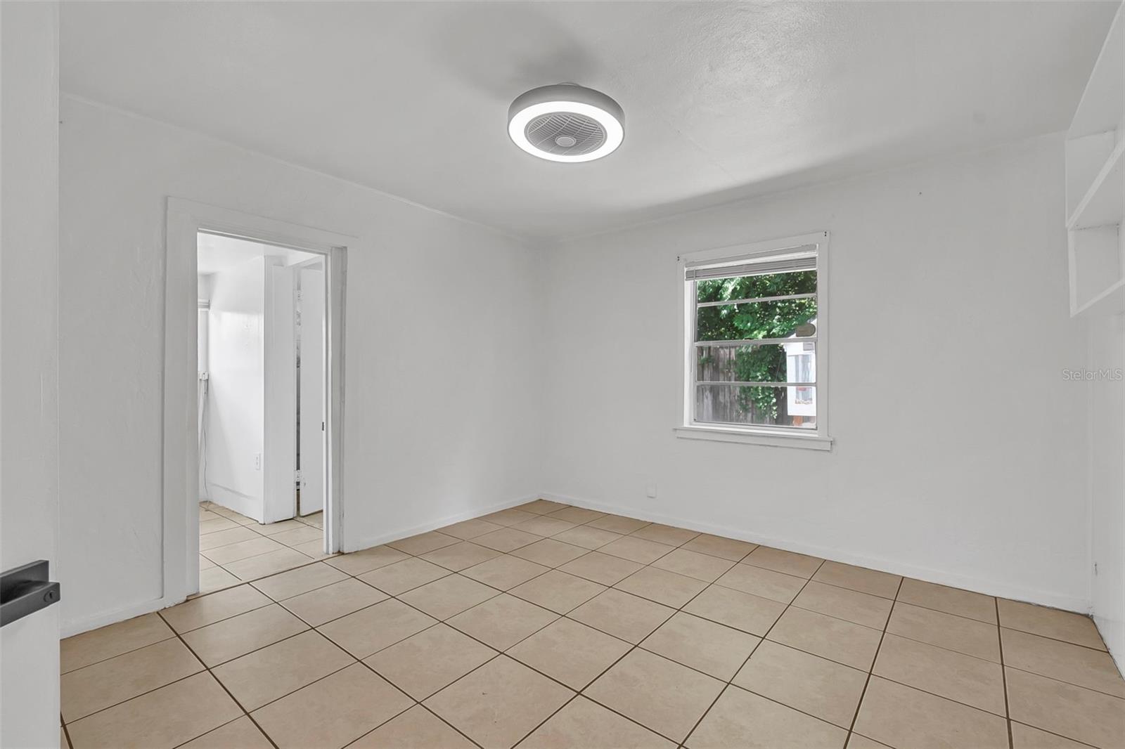 Image 17 of 37 For 1214 Flomich Street
