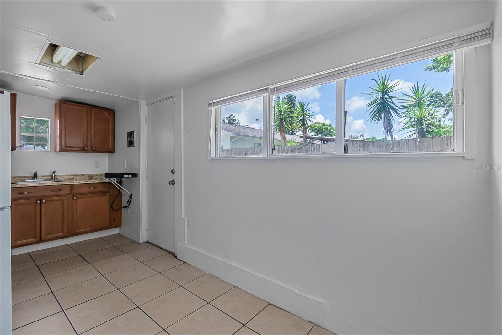 Image 22 of 37 For 1214 Flomich Street