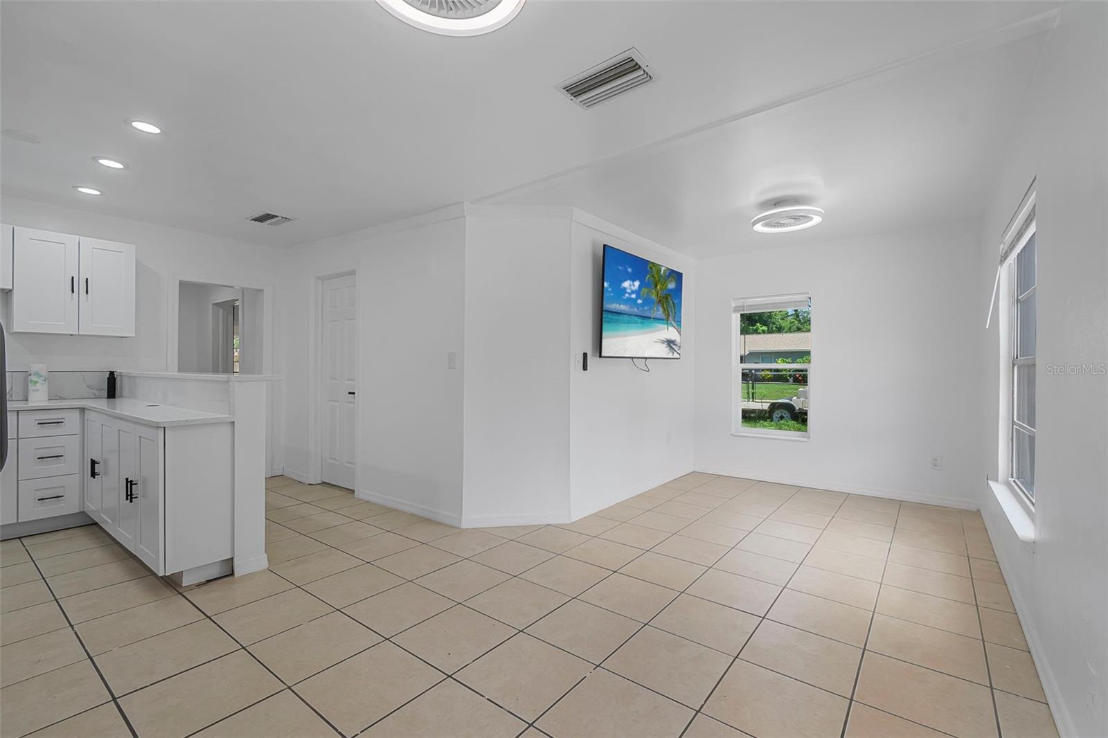 Image 3 of 37 For 1214 Flomich Street