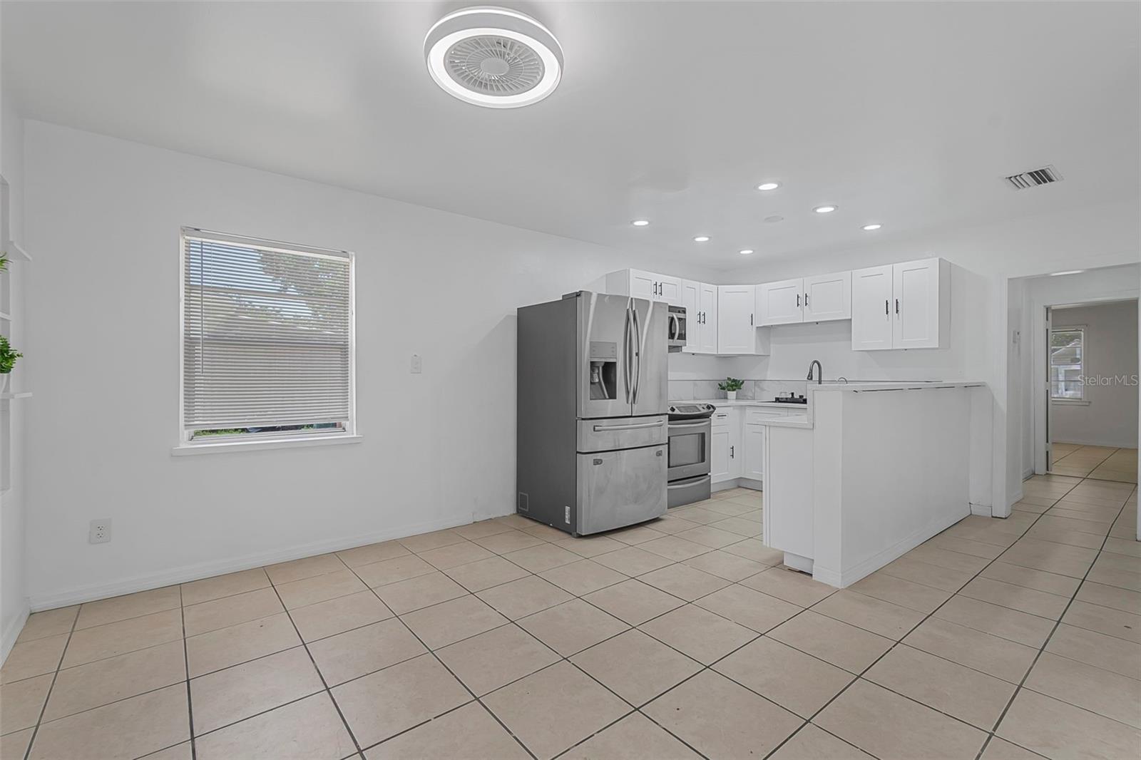Image 4 of 37 For 1214 Flomich Street