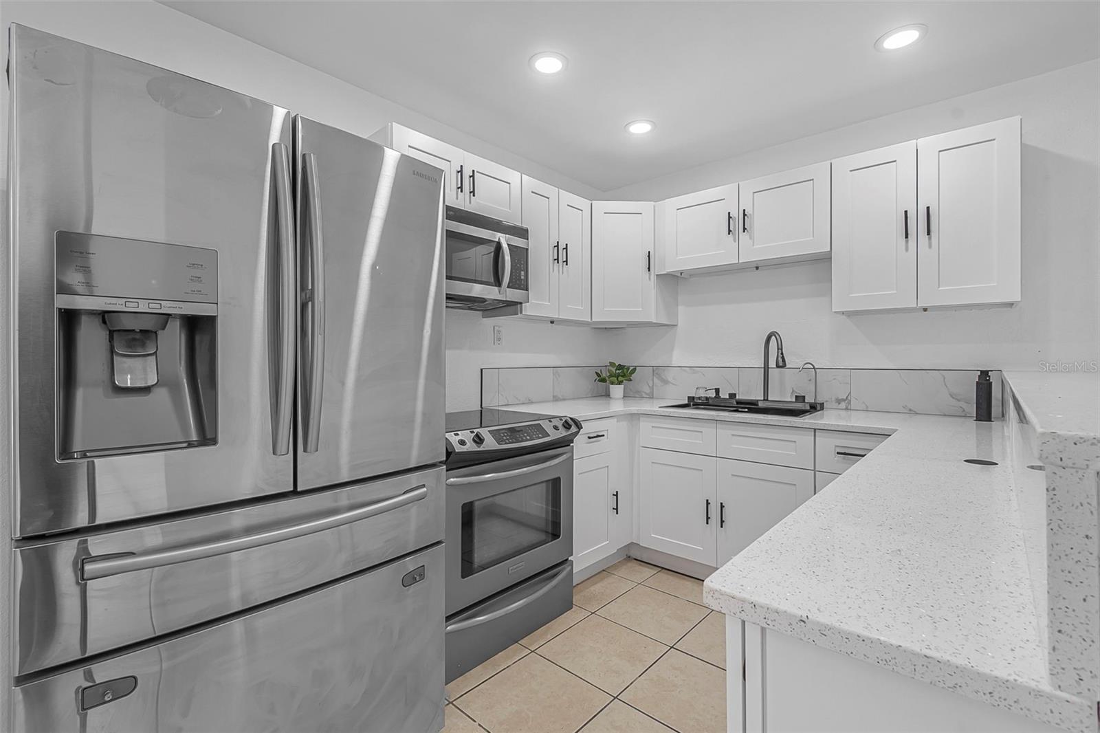Image 6 of 37 For 1214 Flomich Street