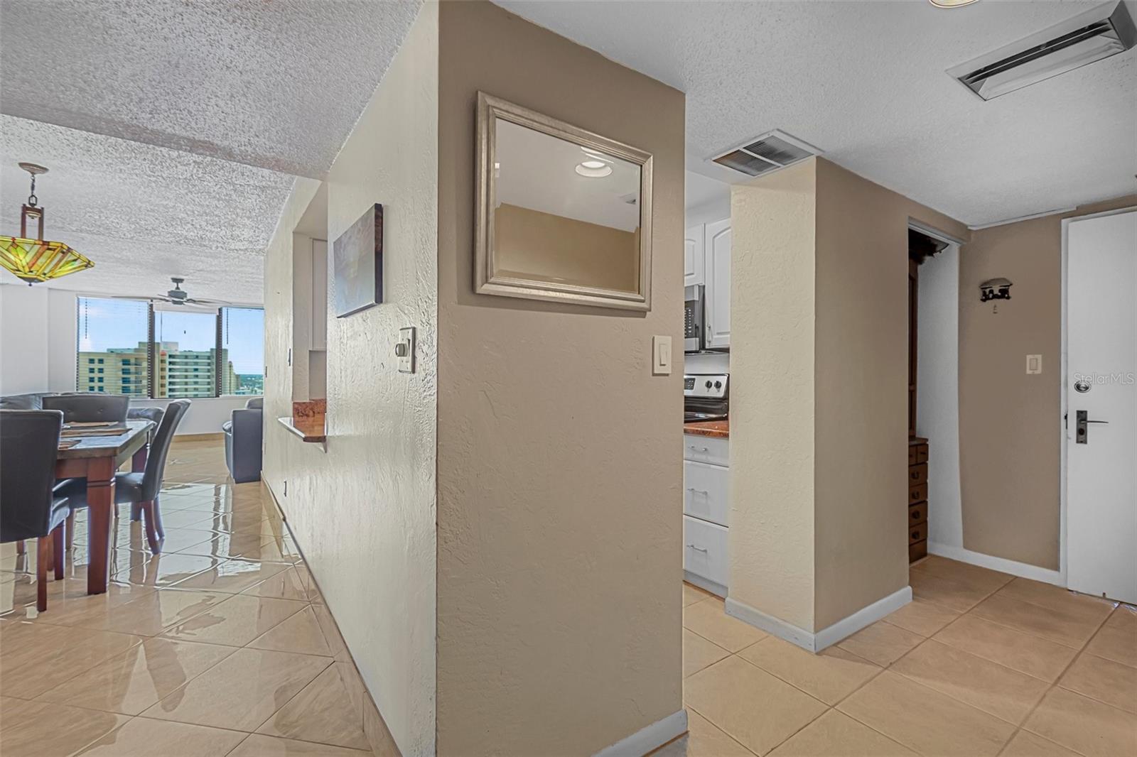 Image 13 of 47 For 3051 Atlantic Avenue 1003