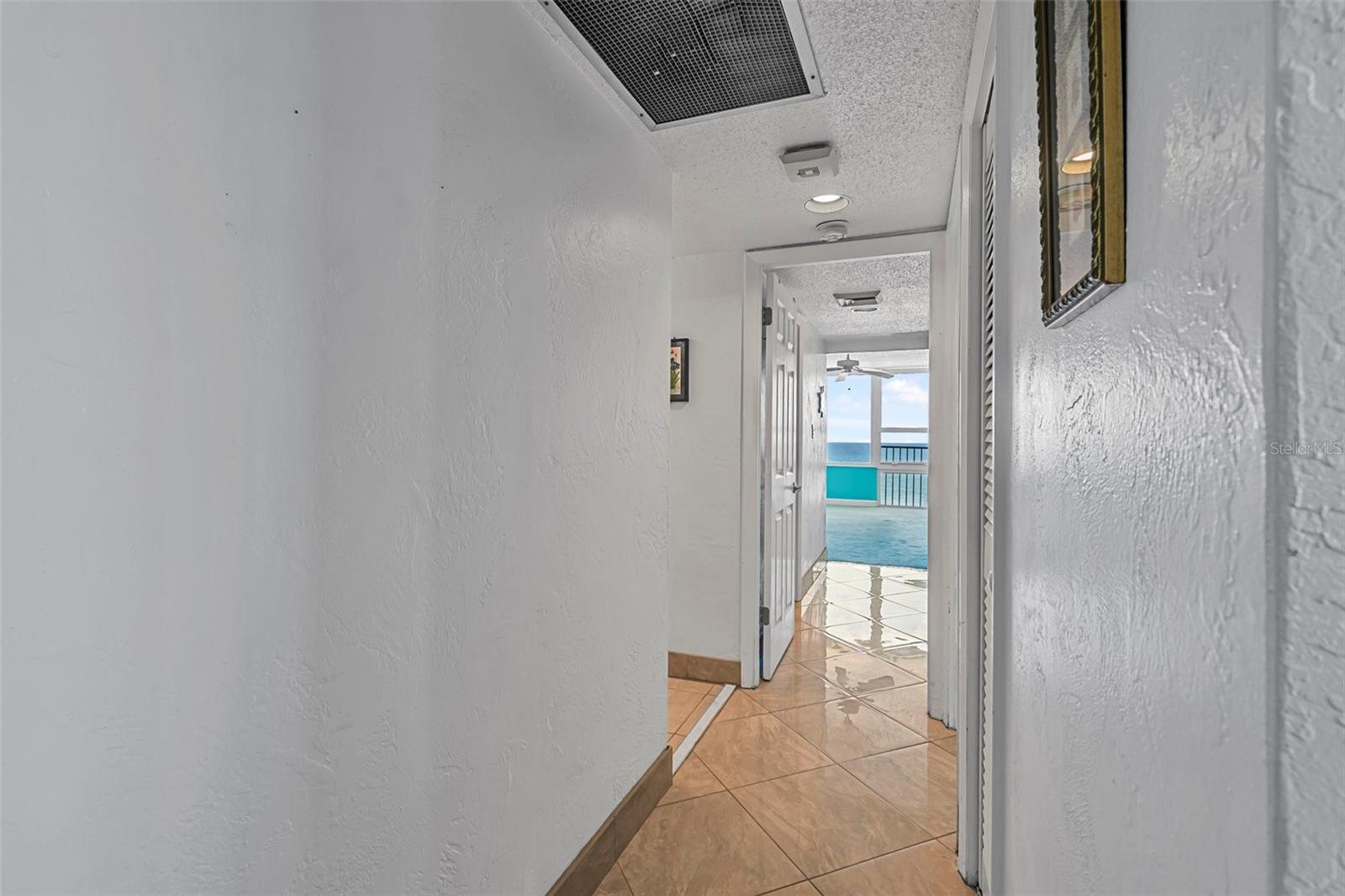Image 14 of 47 For 3051 Atlantic Avenue 1003