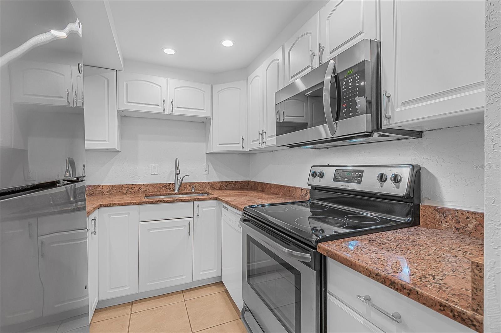 Image 15 of 47 For 3051 Atlantic Avenue 1003