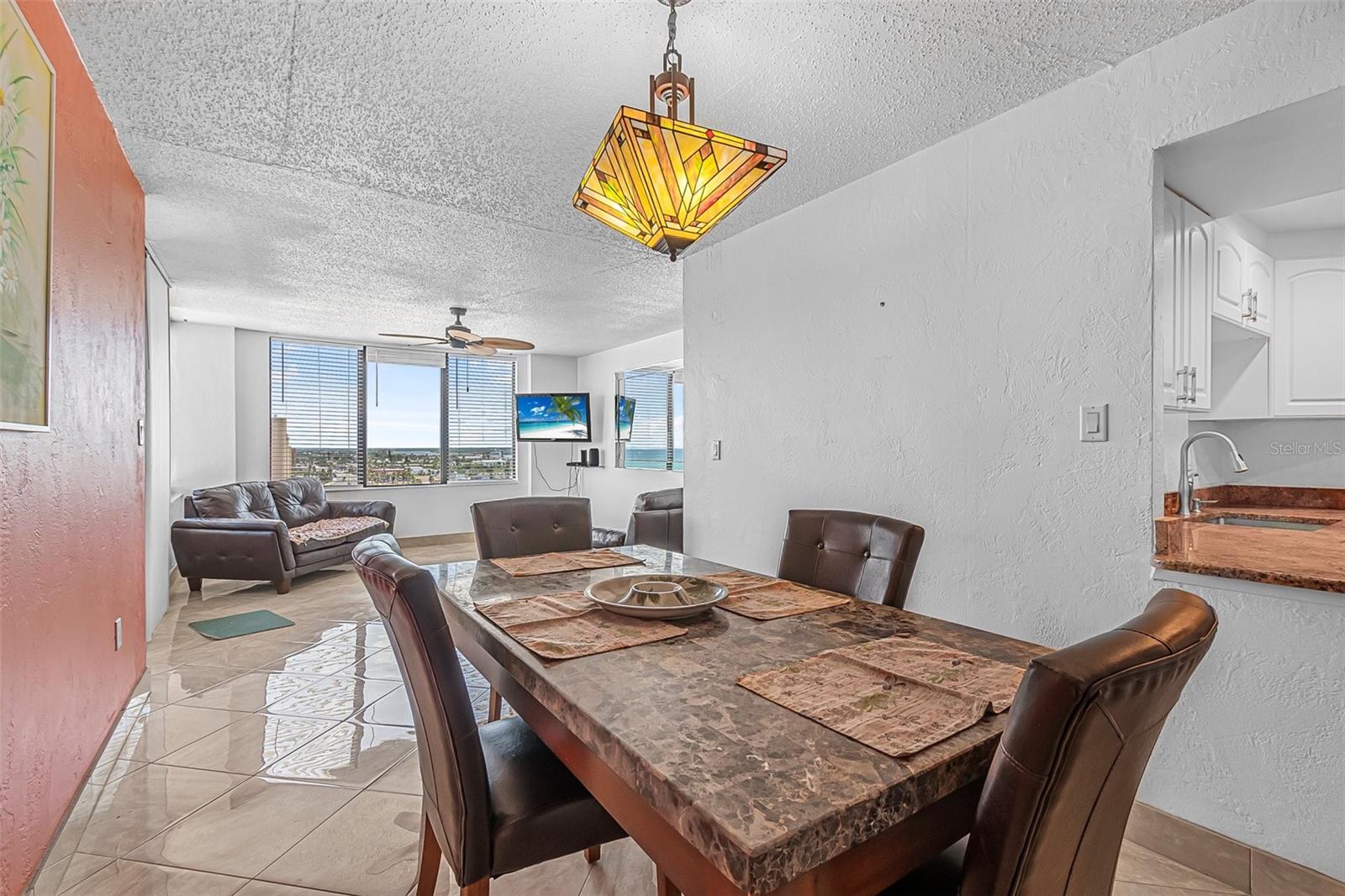 Image 18 of 47 For 3051 Atlantic Avenue 1003