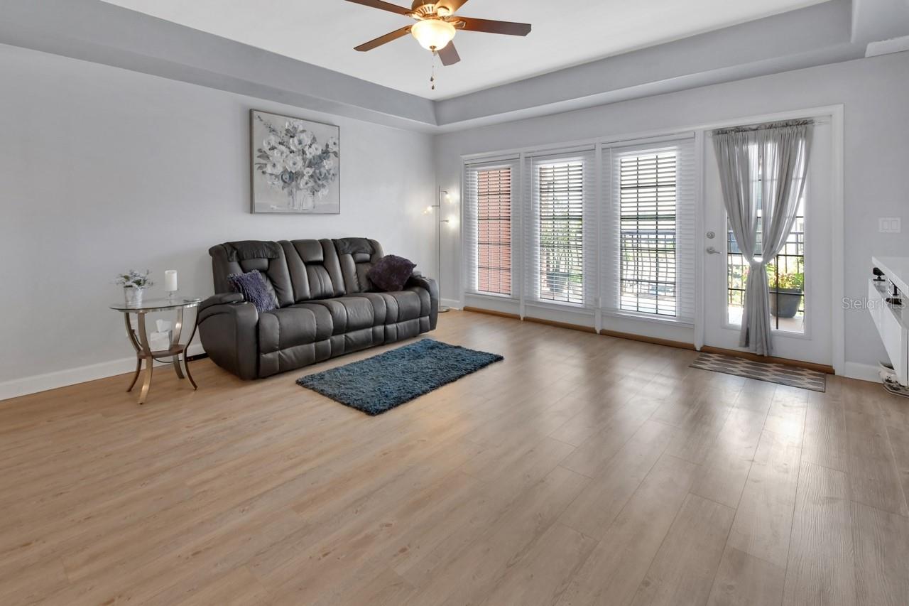 Image 10 of 51 For 424 Luna Bella Lane 330