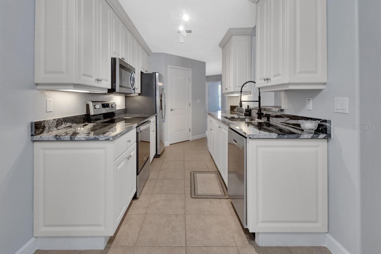 Image 12 of 51 For 424 Luna Bella Lane 330