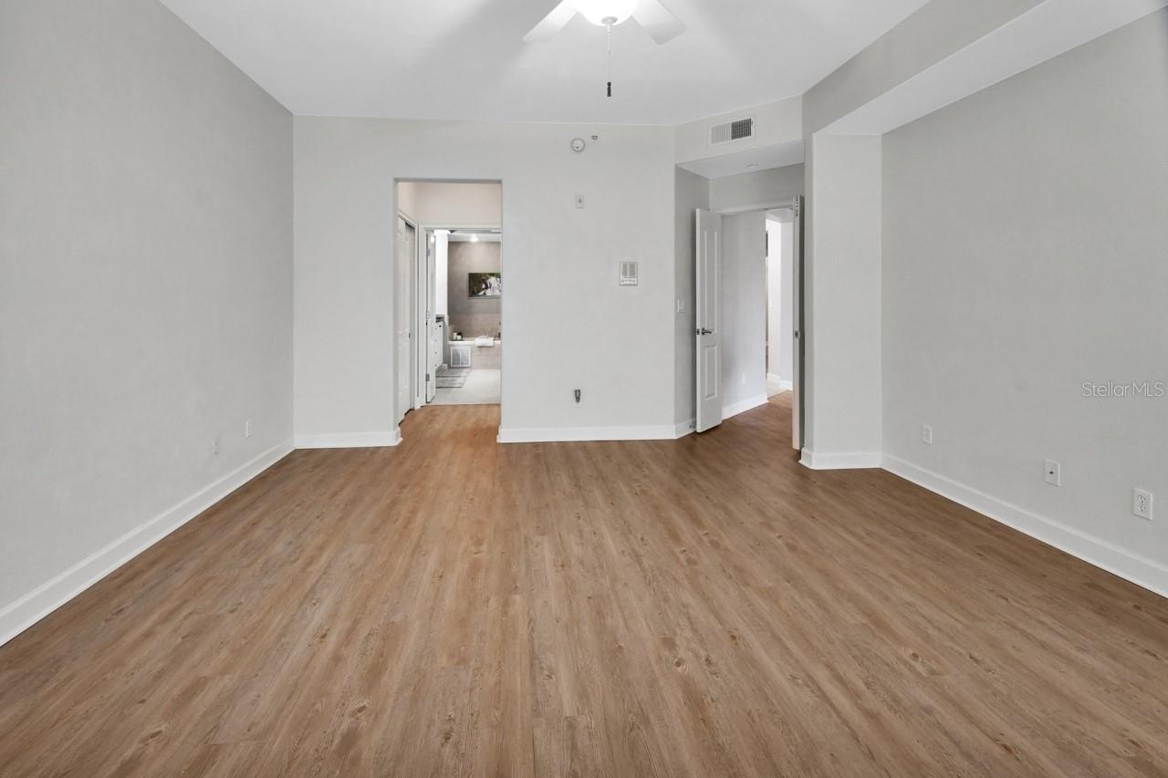 Image 18 of 51 For 424 Luna Bella Lane 330