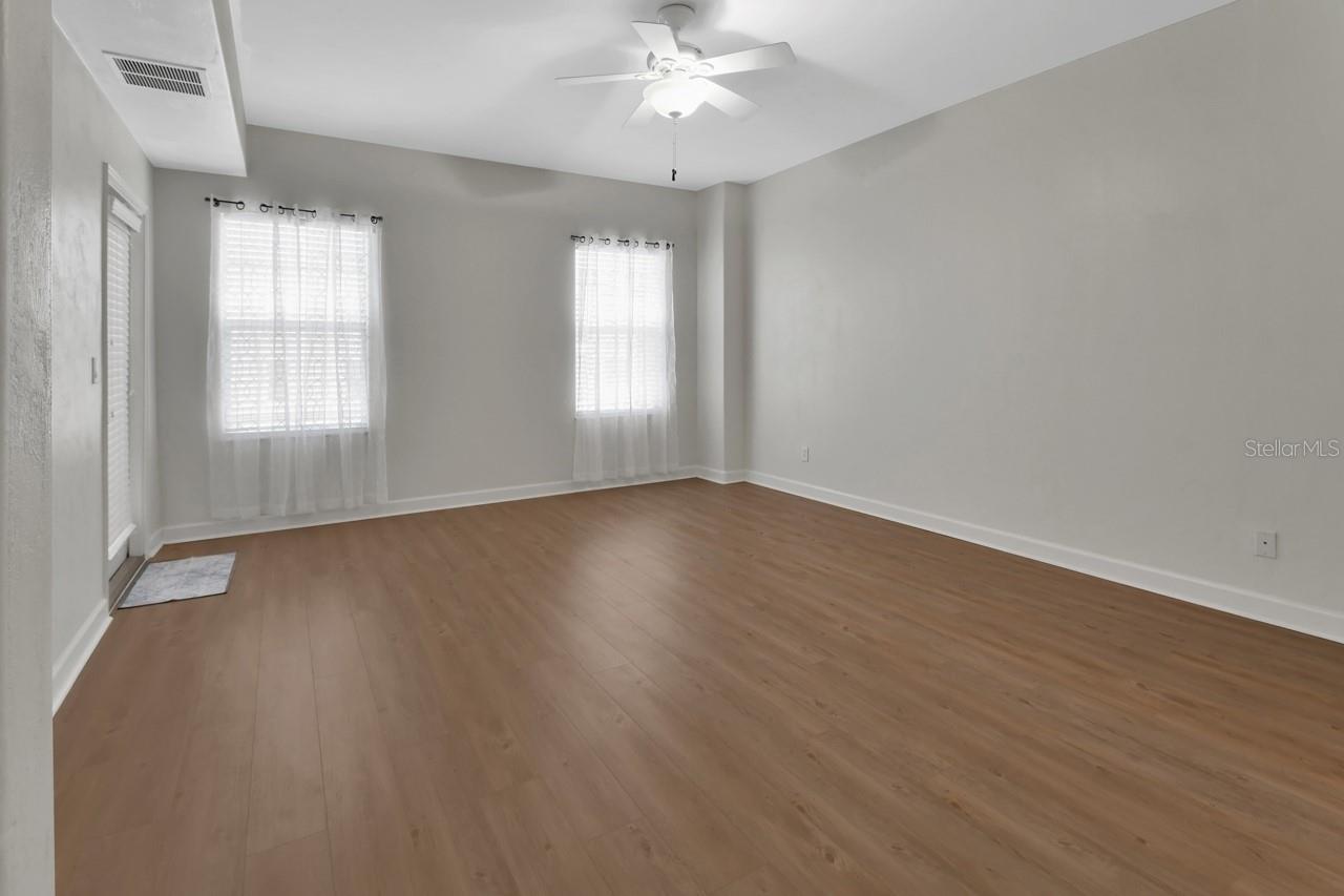 Image 20 of 51 For 424 Luna Bella Lane 330
