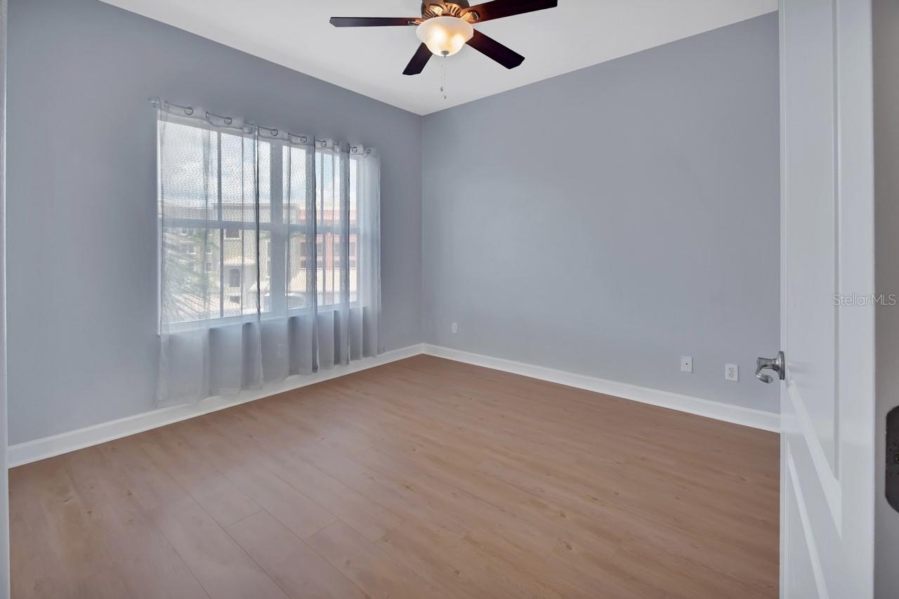 Image 30 of 51 For 424 Luna Bella Lane 330