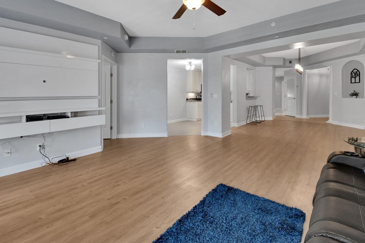 Image 8 of 51 For 424 Luna Bella Lane 330